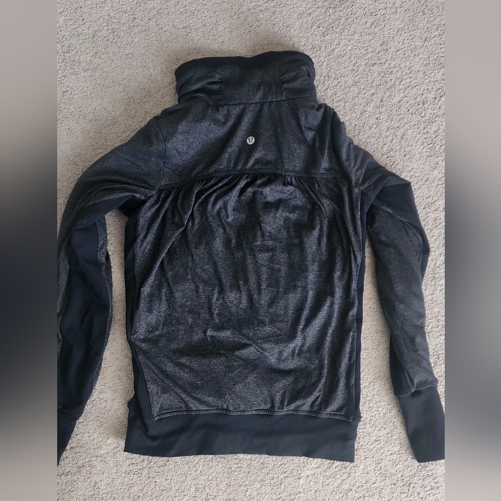 Lululemon Cool Down Reversible Jacket Size 4 Grey… - image 3